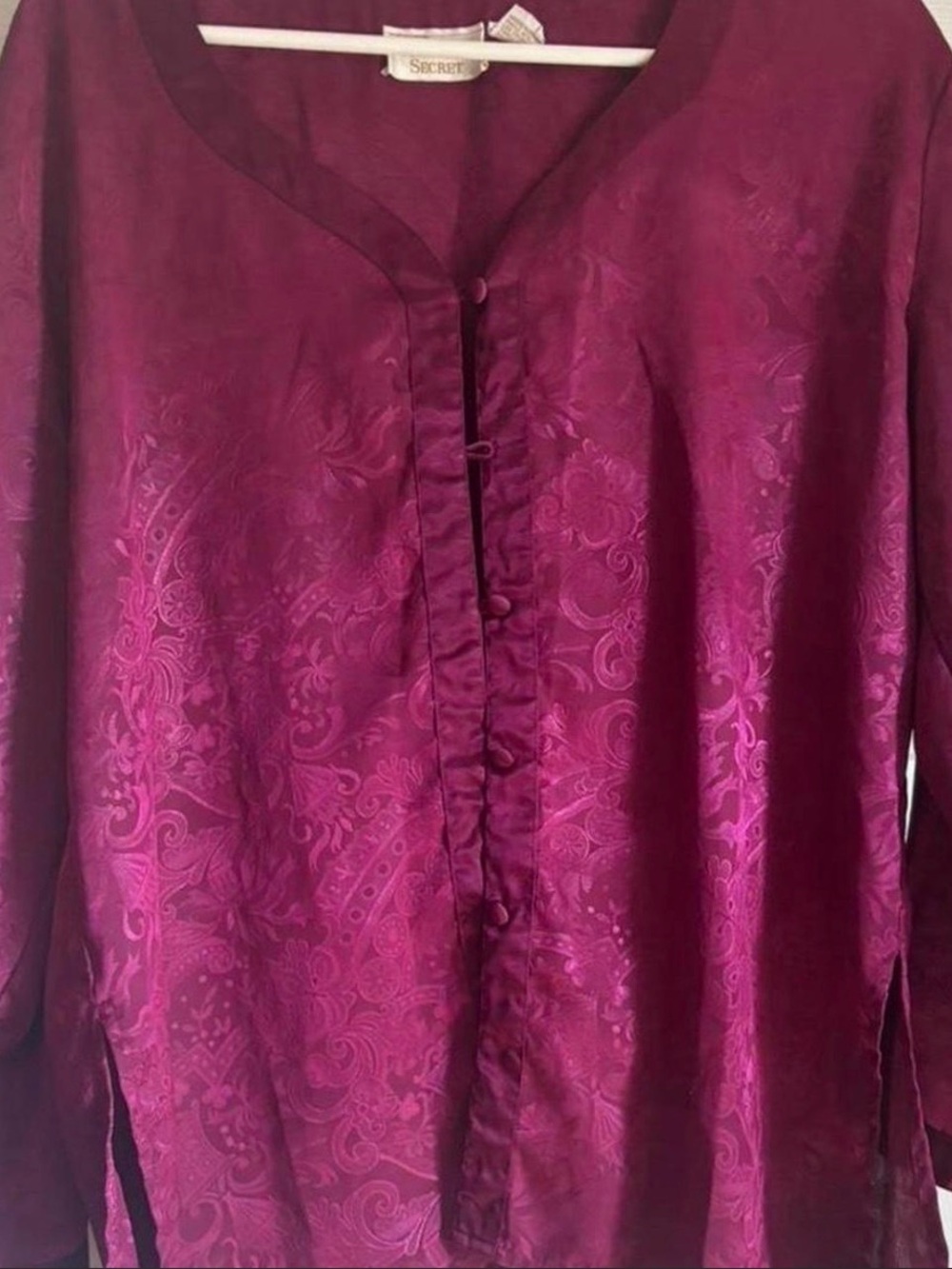 Women's Magenta Satin Button-Front Blouse